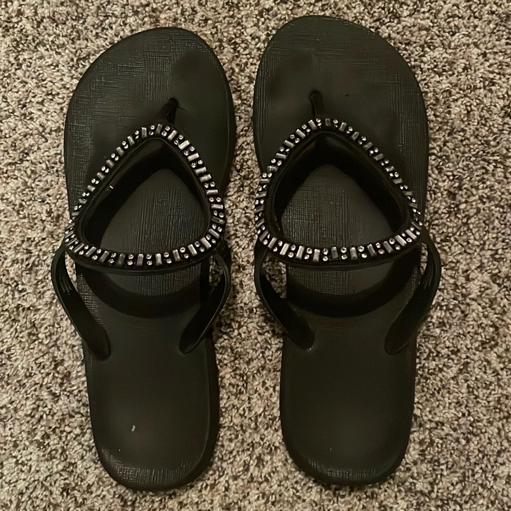 Sanuk sandals - worn condition!